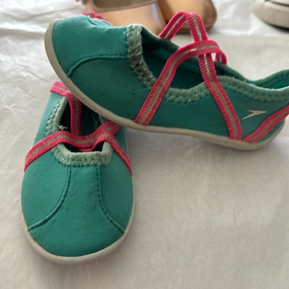 Lot of 3 pairs of shoes. Various brands - all size 7. Save on shipping! - Picture 6 of 7